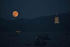 夜空中最亮的星歌词免费